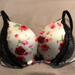 Victoria secret very sexy push up bra (32DD)